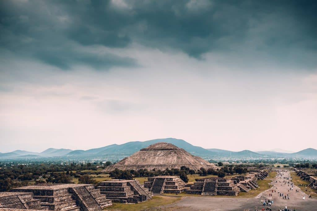 We invite you to be part of our expedition through the pyramids of TEOTIHUACÁN.
